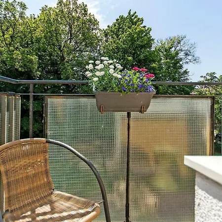 Sunny In Center Of Апартаменты