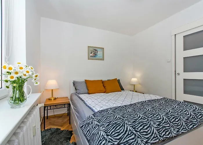 شقة Sunny In Center Of *