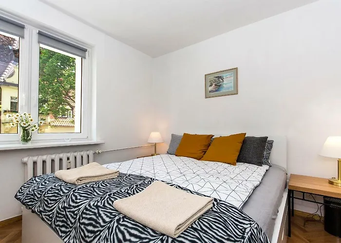 Sunny In Center Of شقة